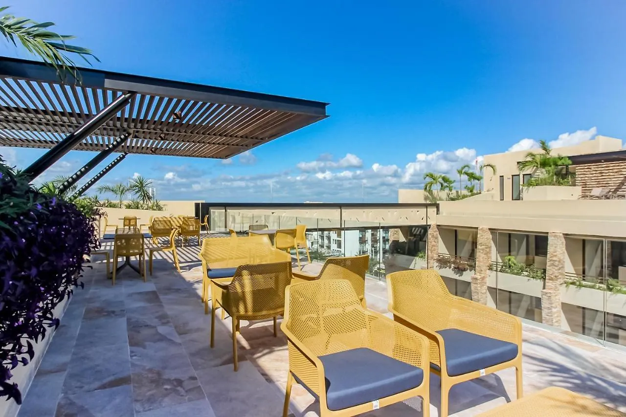 Sea Breezes Studio at Syrena 409 Playa del Carmen